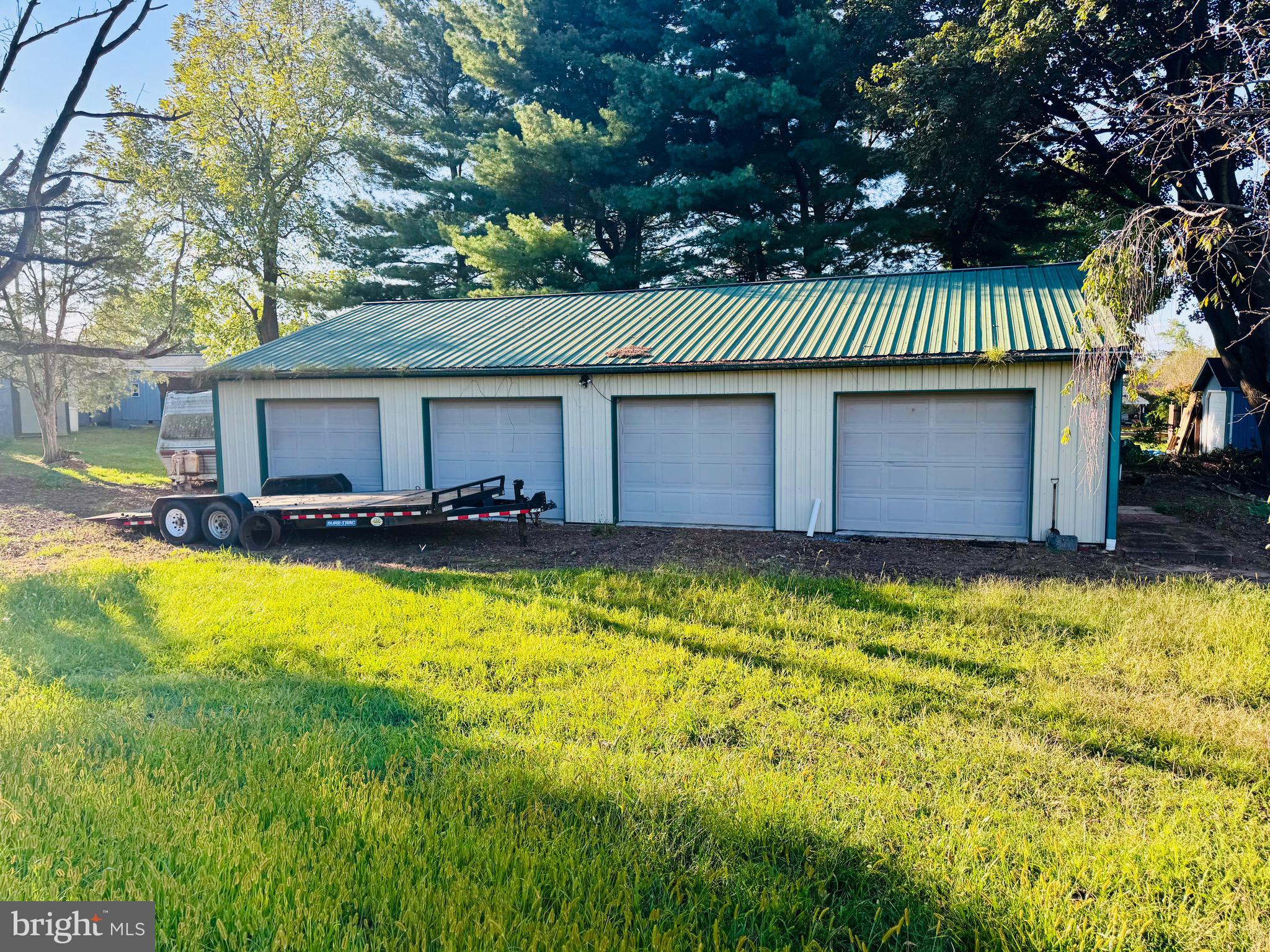 895 PLEASANT HILL ROAD