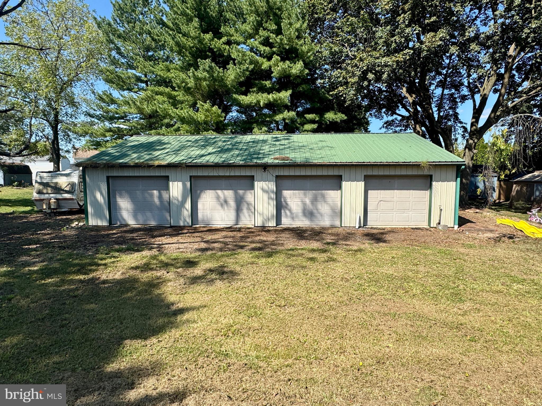 895 PLEASANT HILL ROAD