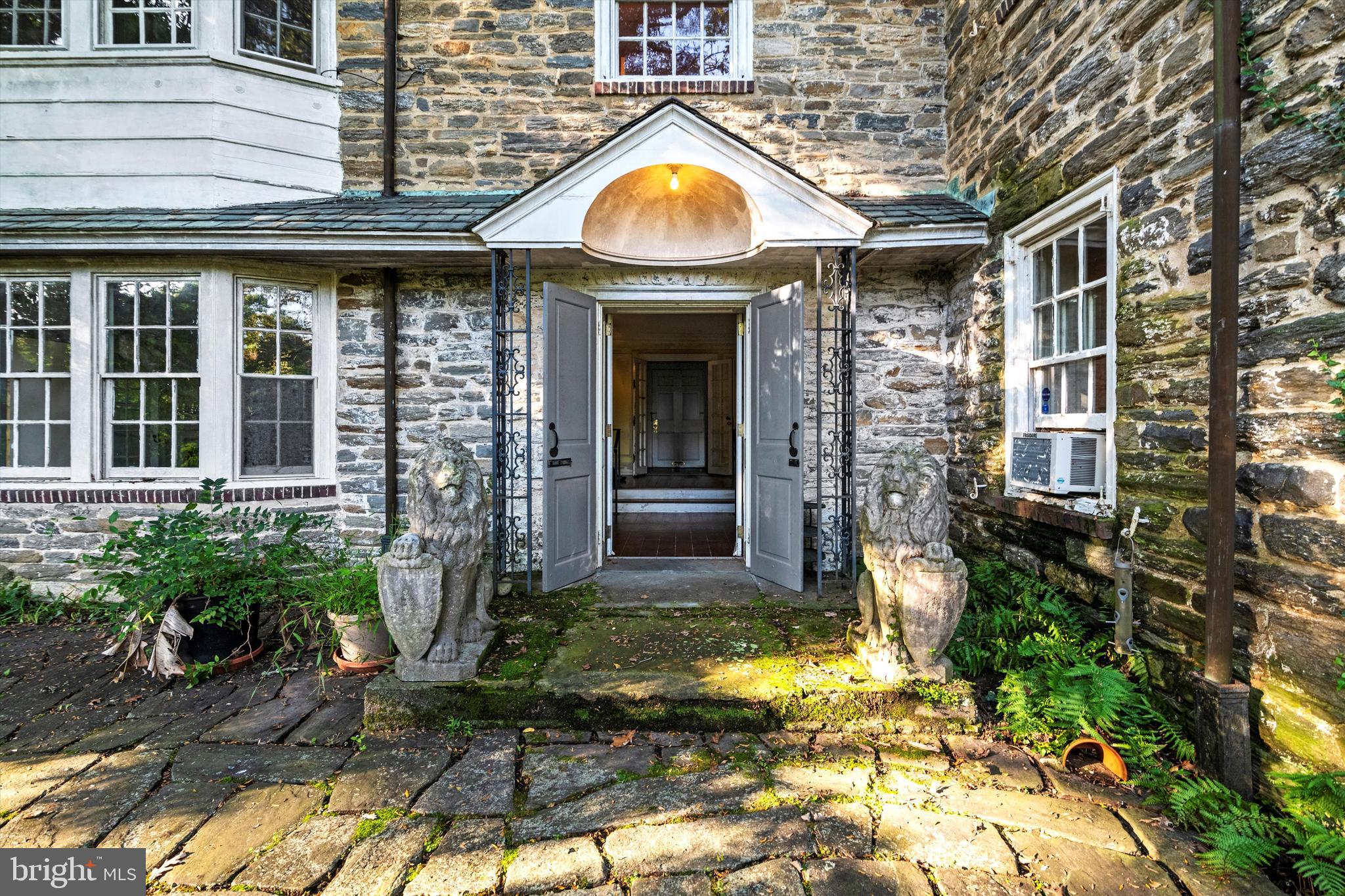 PHILADELPHIA (NORTHWEST) - Residential