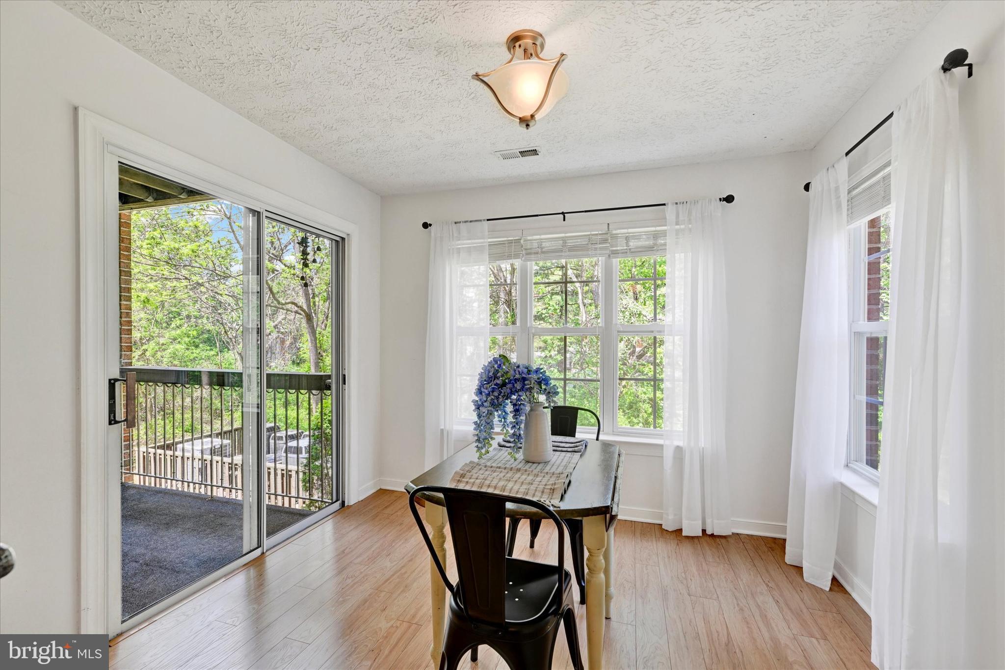 COUNTRY WALK - Residential