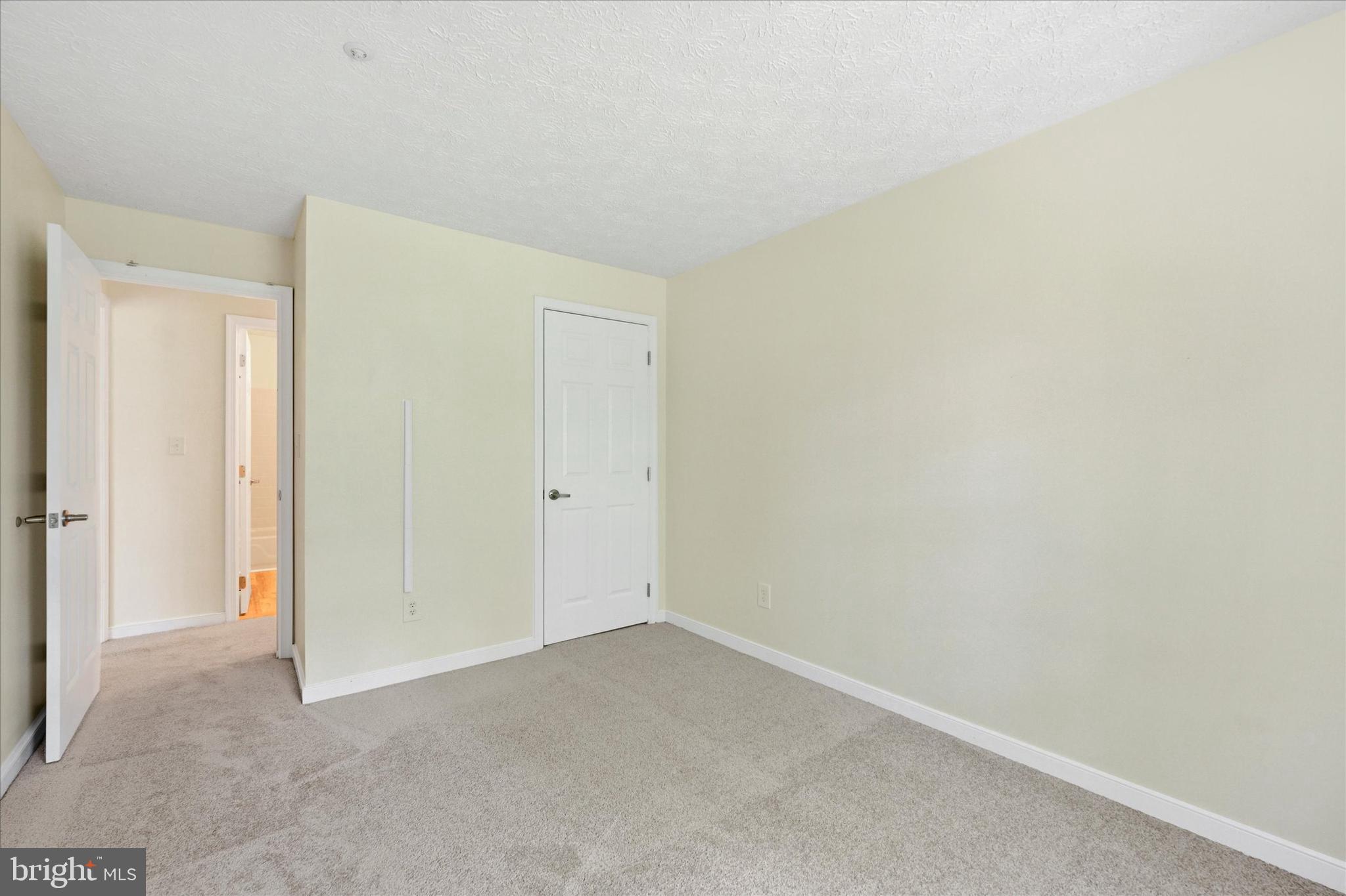 COUNTRY WALK - Residential