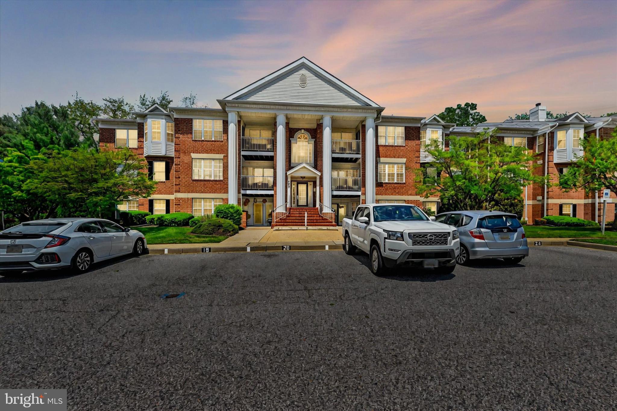 COUNTRY WALK - Residential