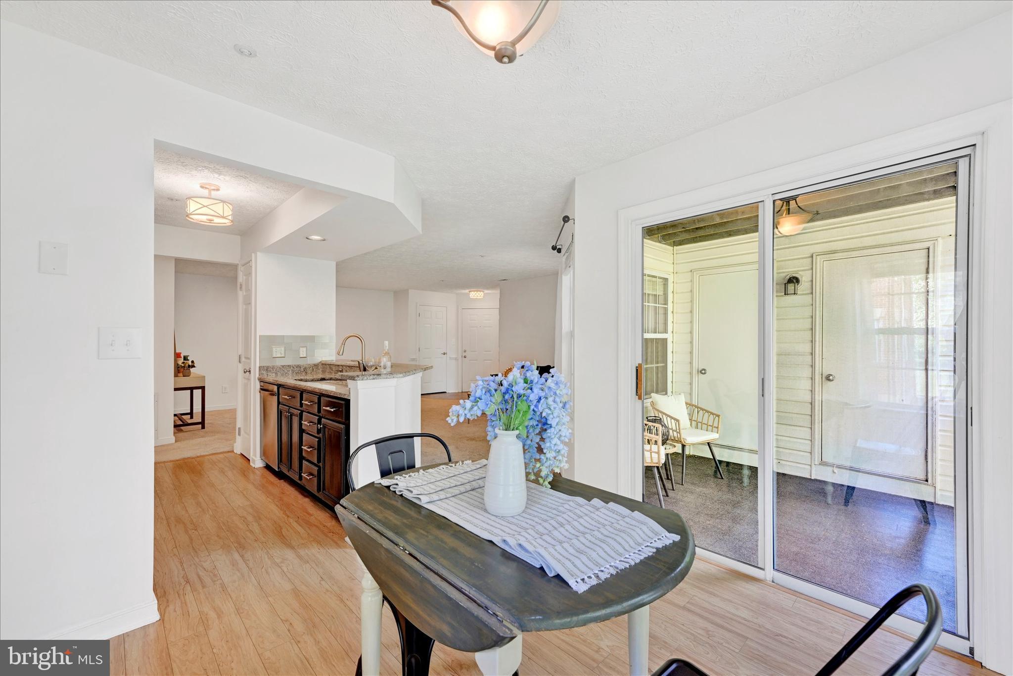 COUNTRY WALK - Residential