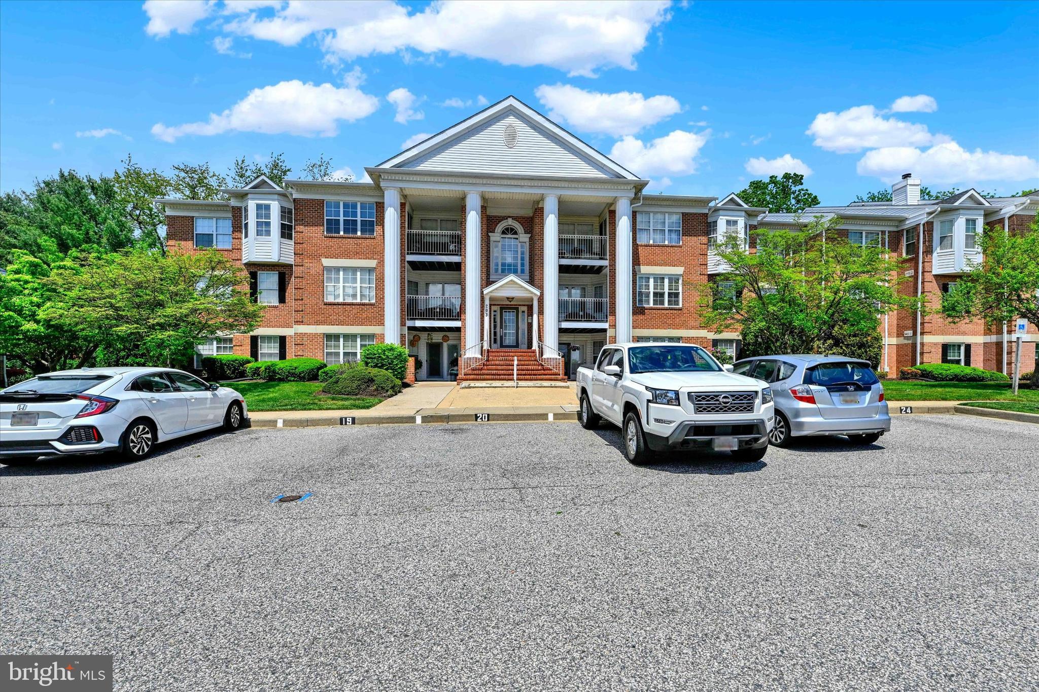 COUNTRY WALK - Residential