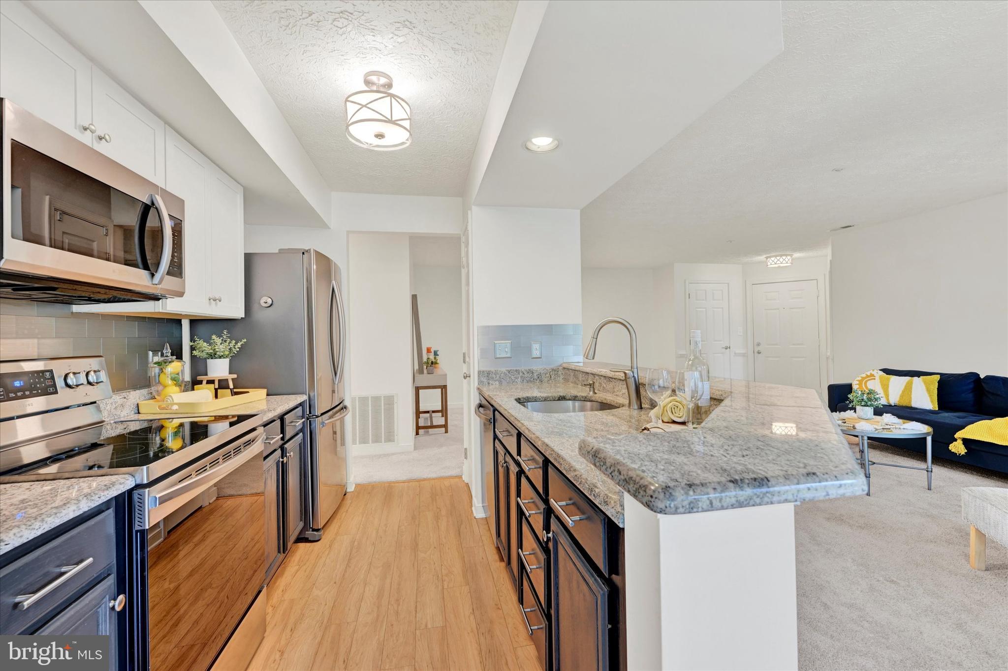 COUNTRY WALK - Residential