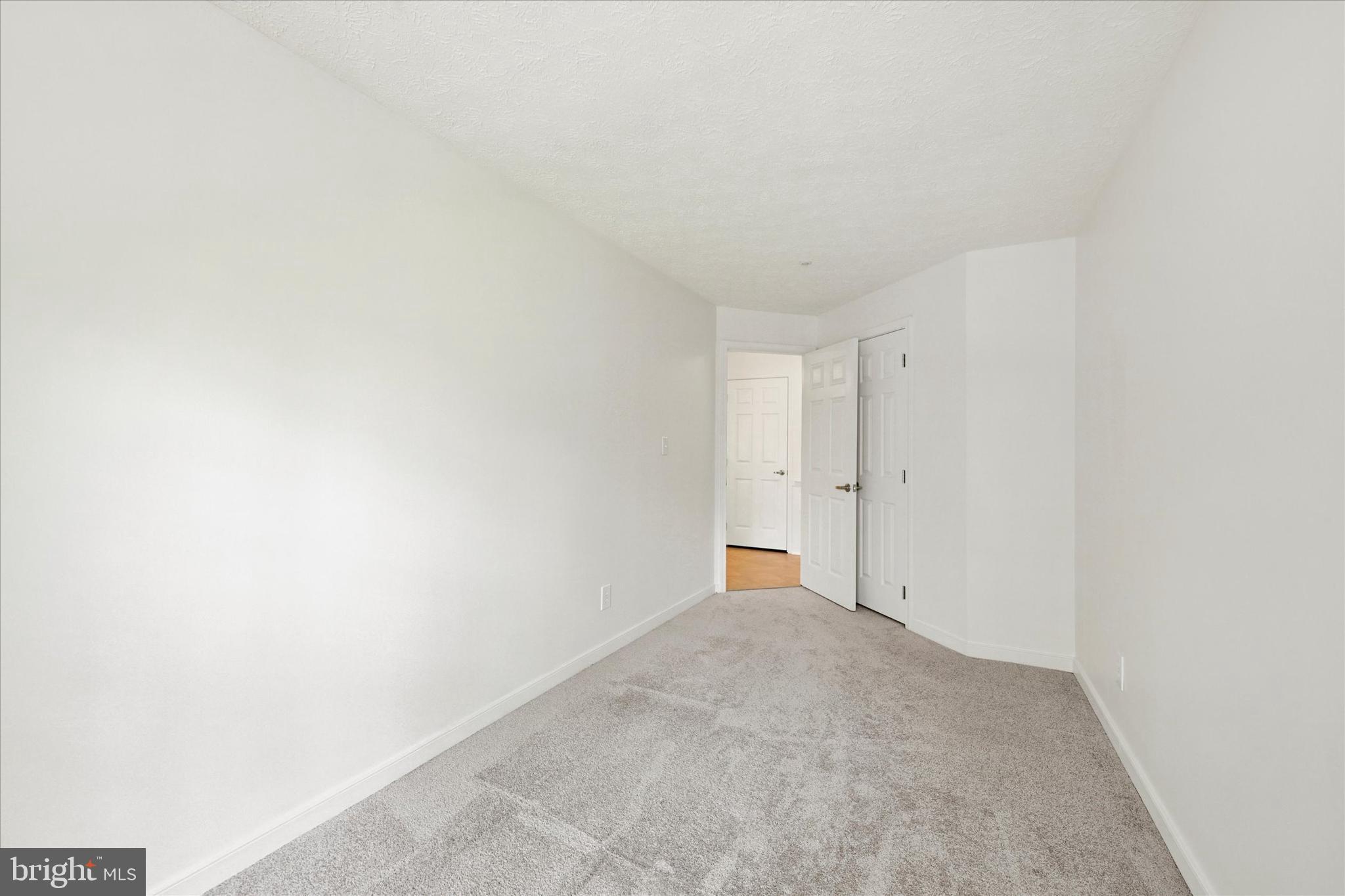 COUNTRY WALK - Residential