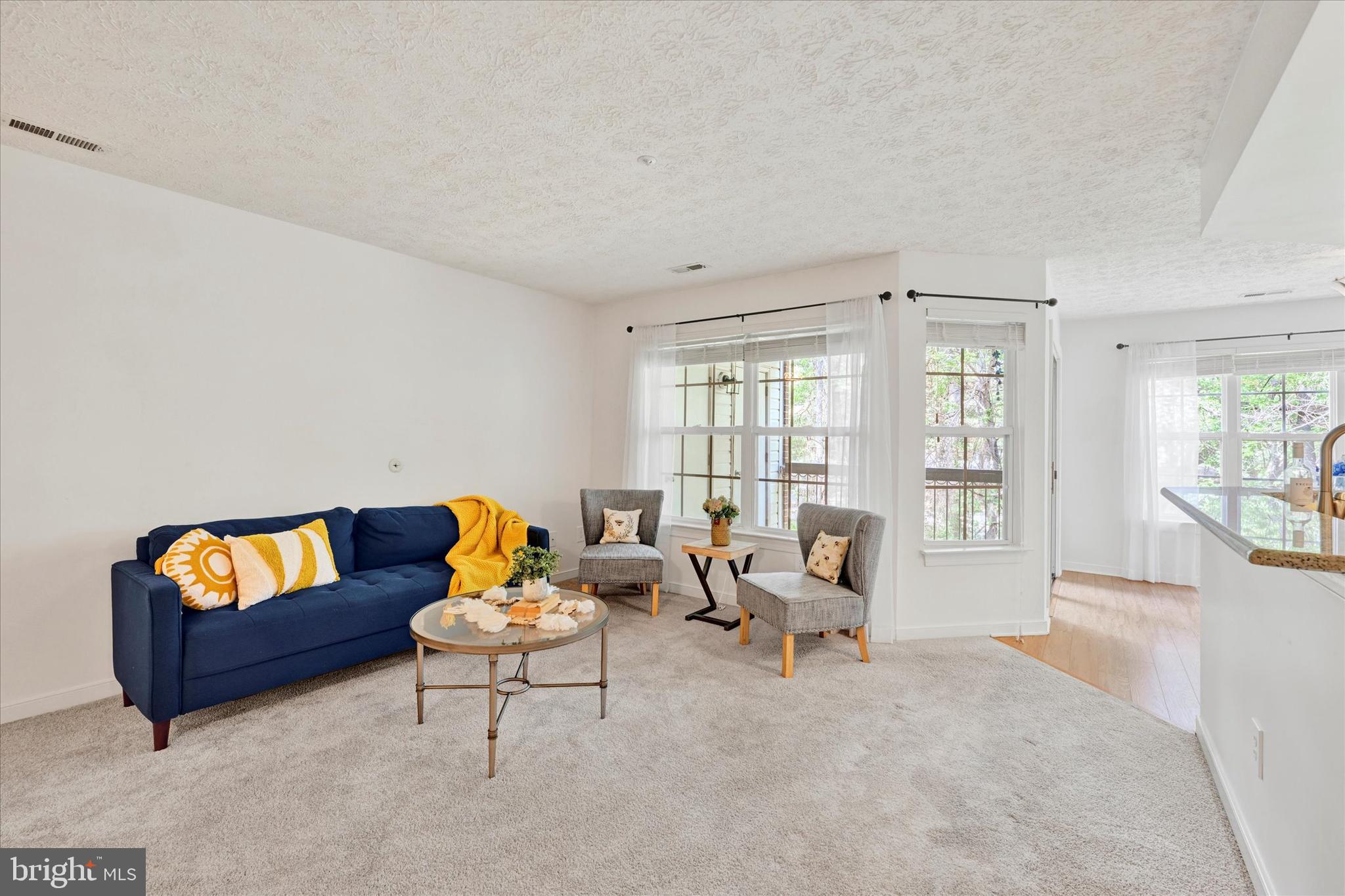 COUNTRY WALK - Residential