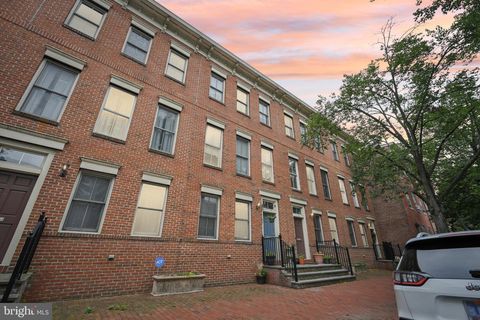 Townhouse For Sale - 137 Jackson Street<br/> TRENTON, NJ 08611