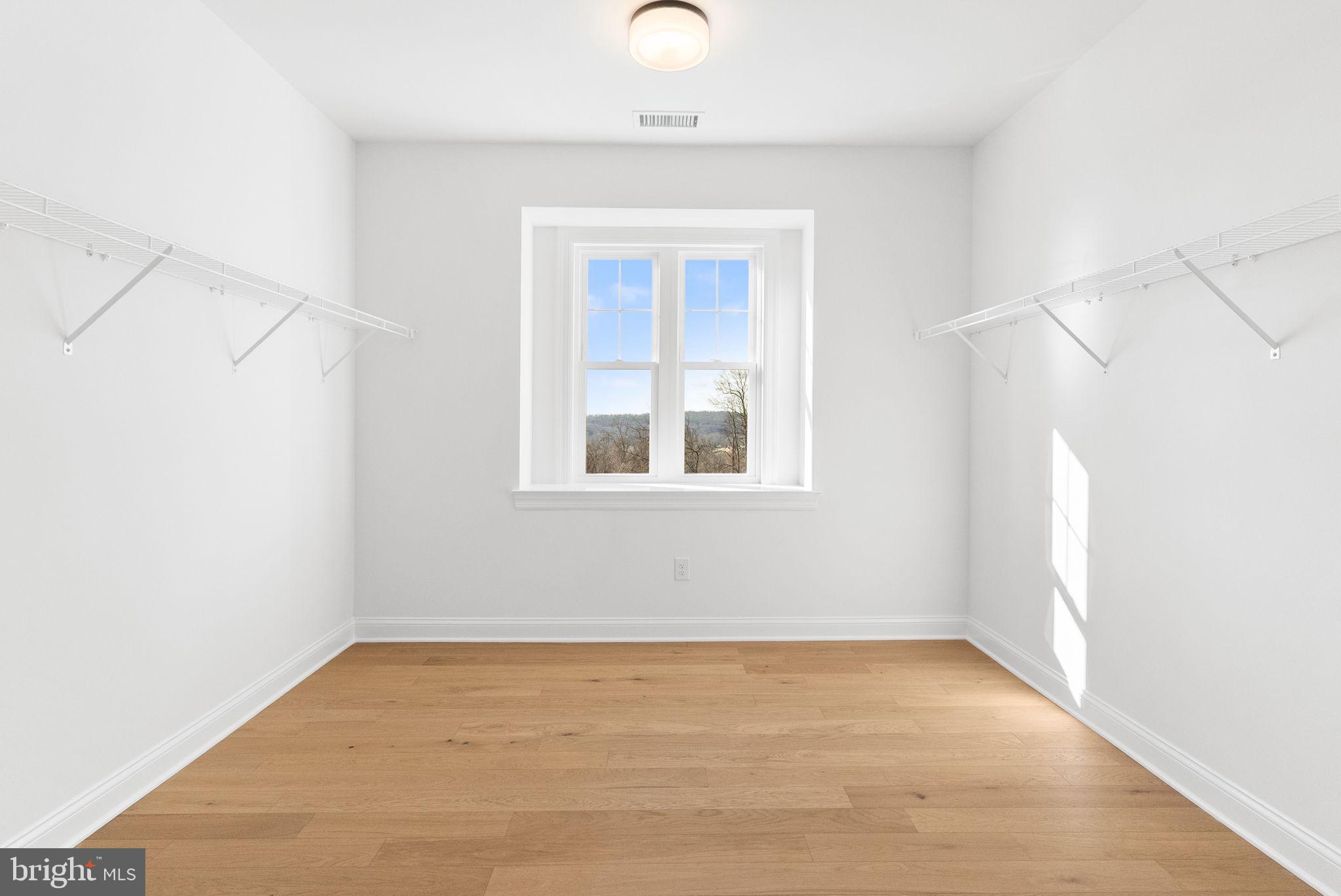 ESTATES AT STONECLIFF - Residential