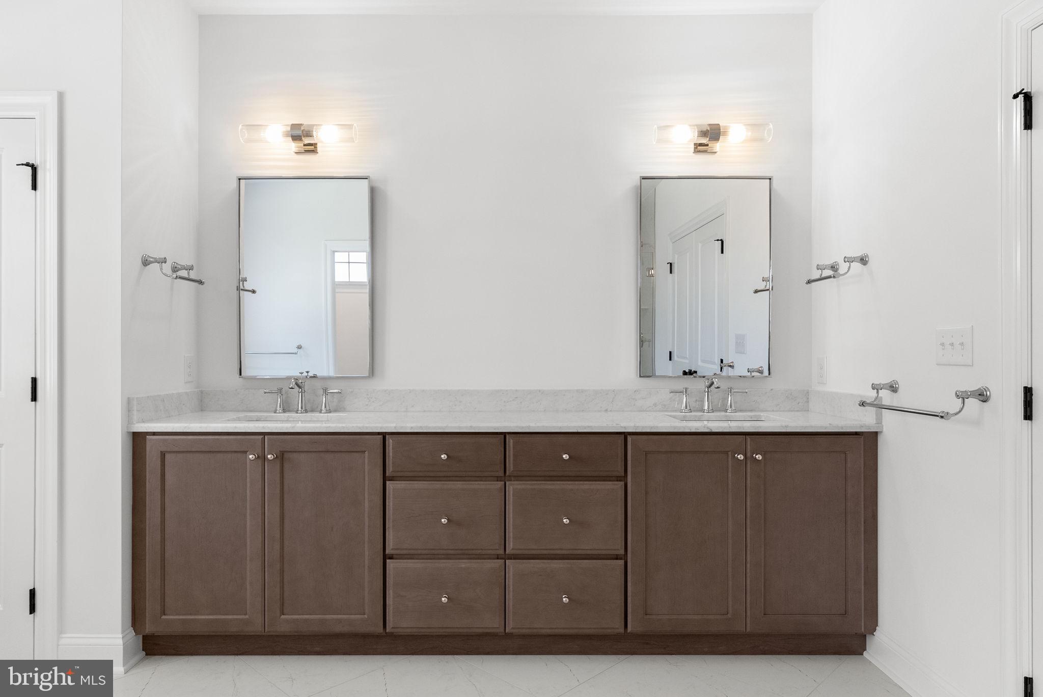 ESTATES AT STONECLIFF - Residential