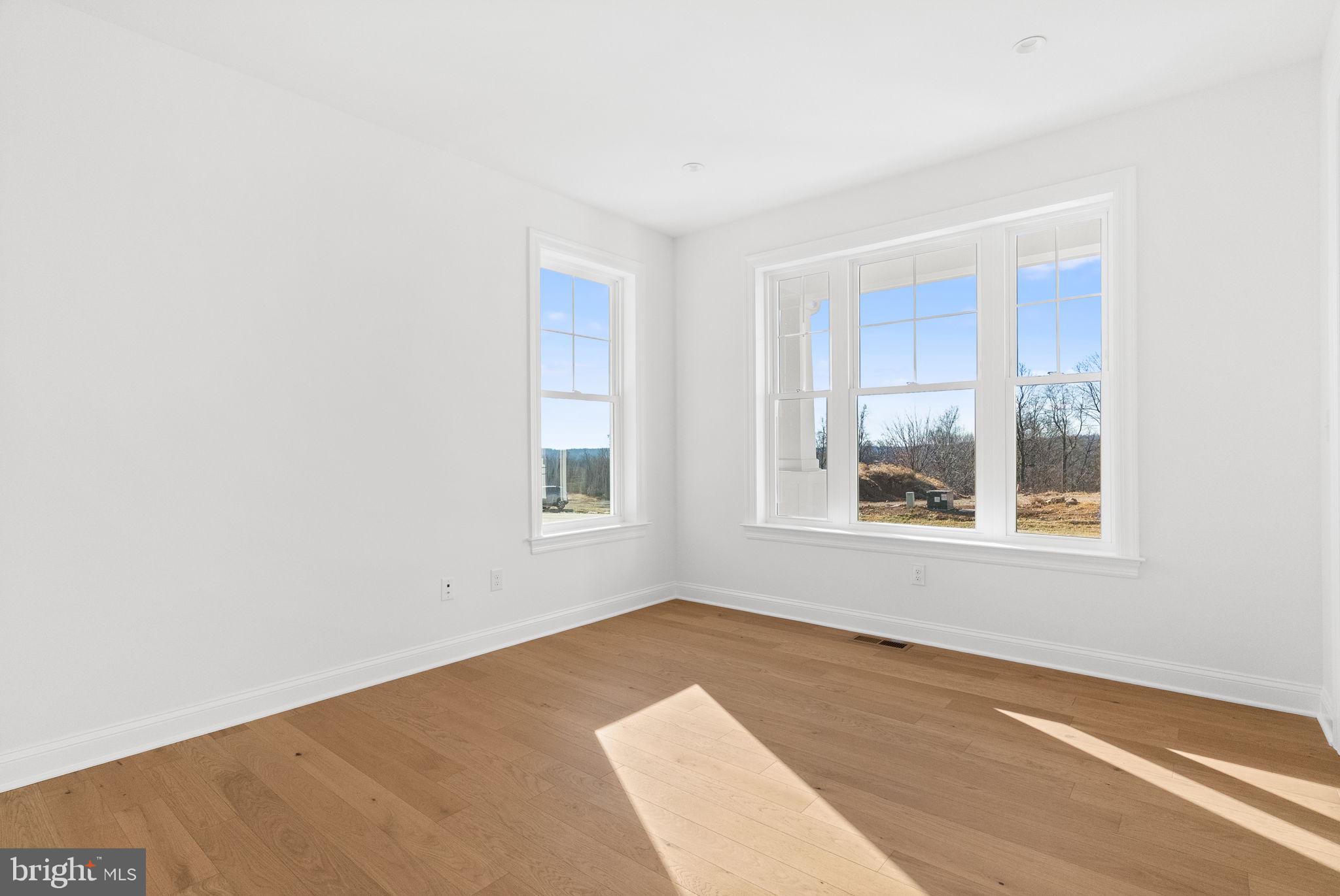 ESTATES AT STONECLIFF - Residential