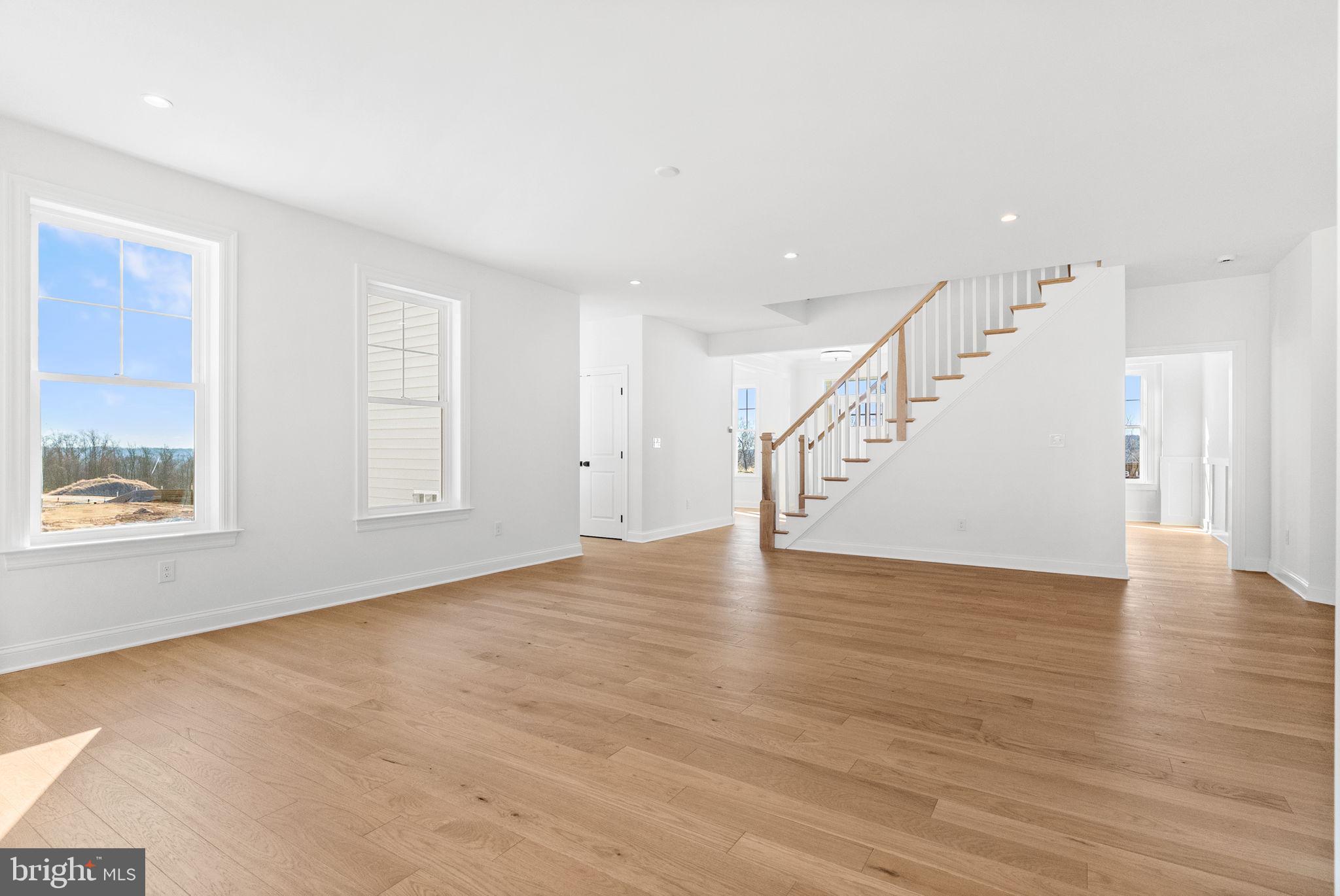 ESTATES AT STONECLIFF - Residential