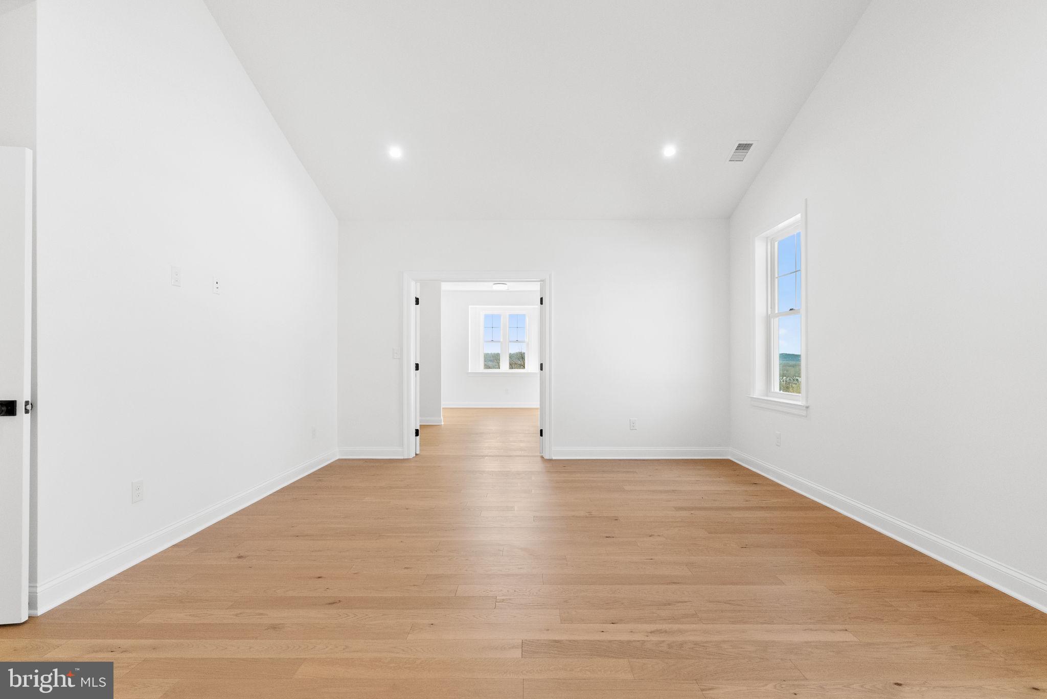 ESTATES AT STONECLIFF - Residential