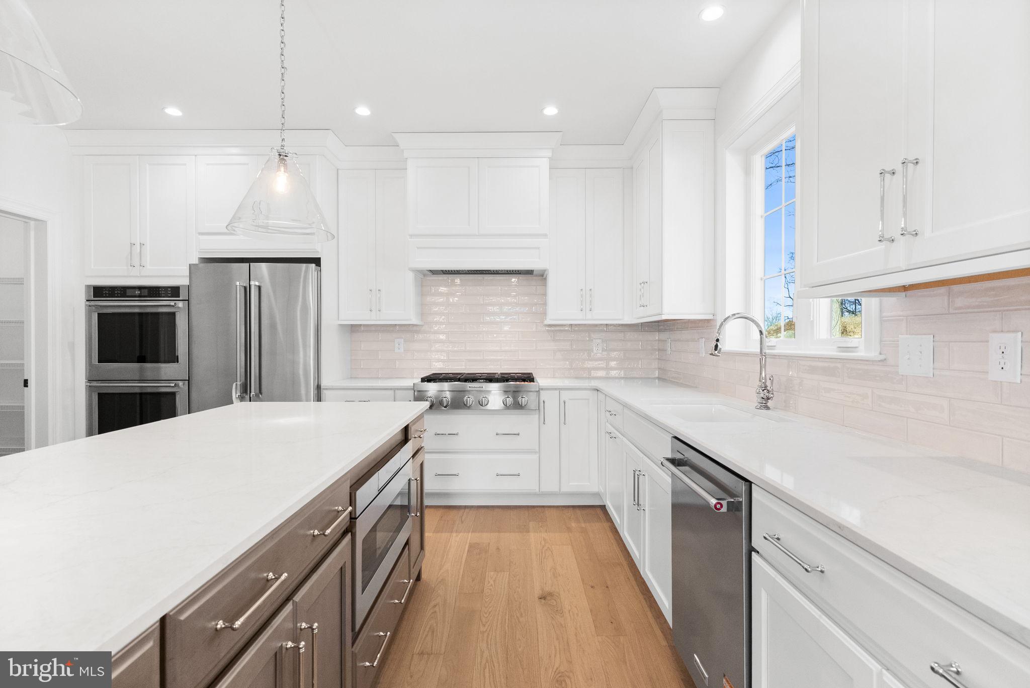 ESTATES AT STONECLIFF - Residential