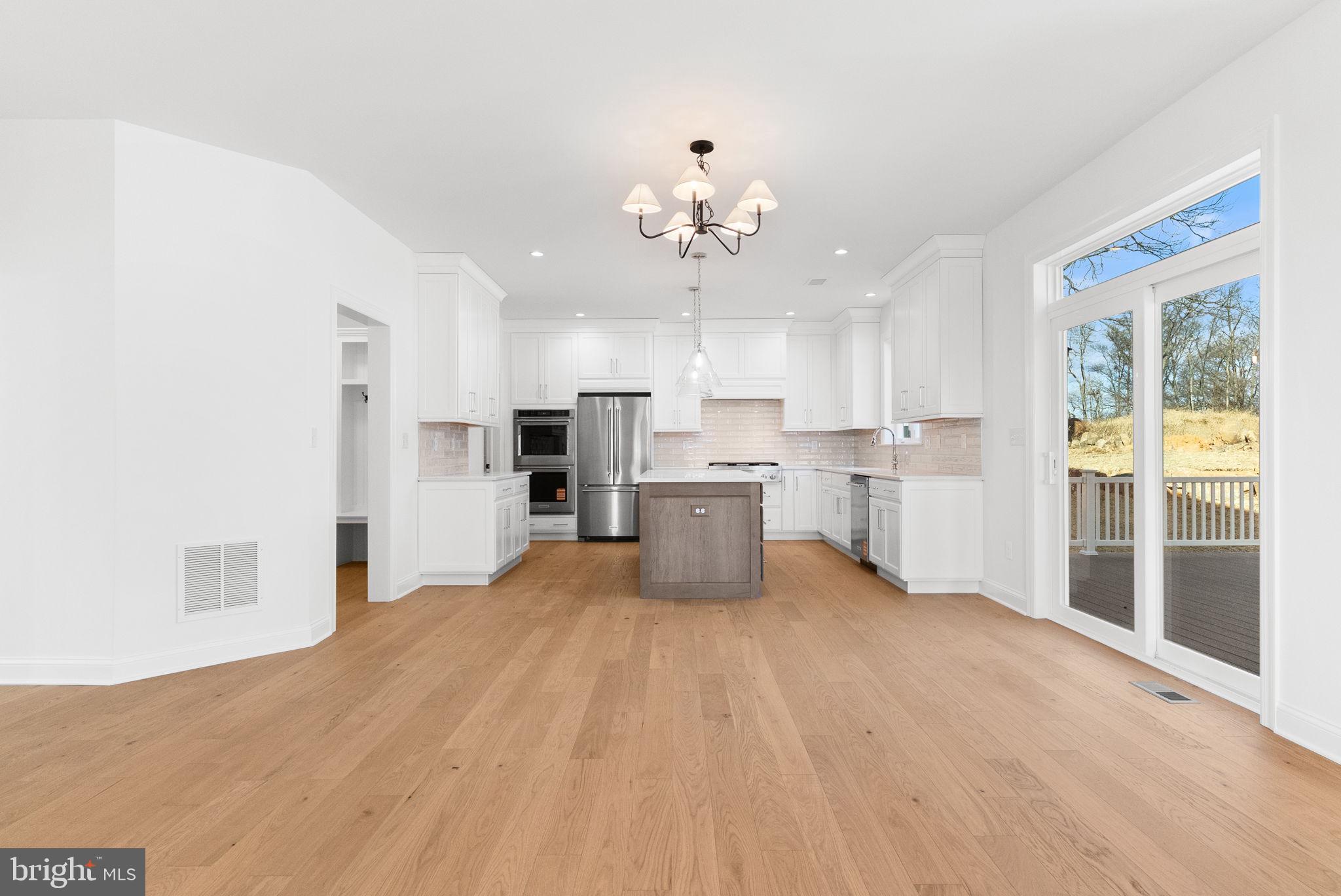 ESTATES AT STONECLIFF - Residential