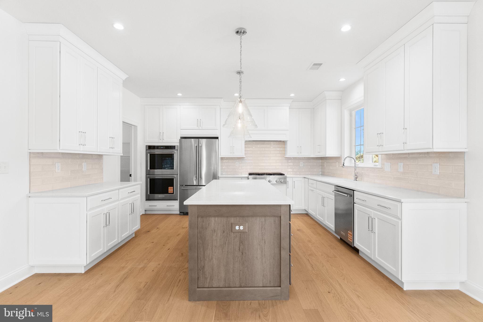 ESTATES AT STONECLIFF - Residential