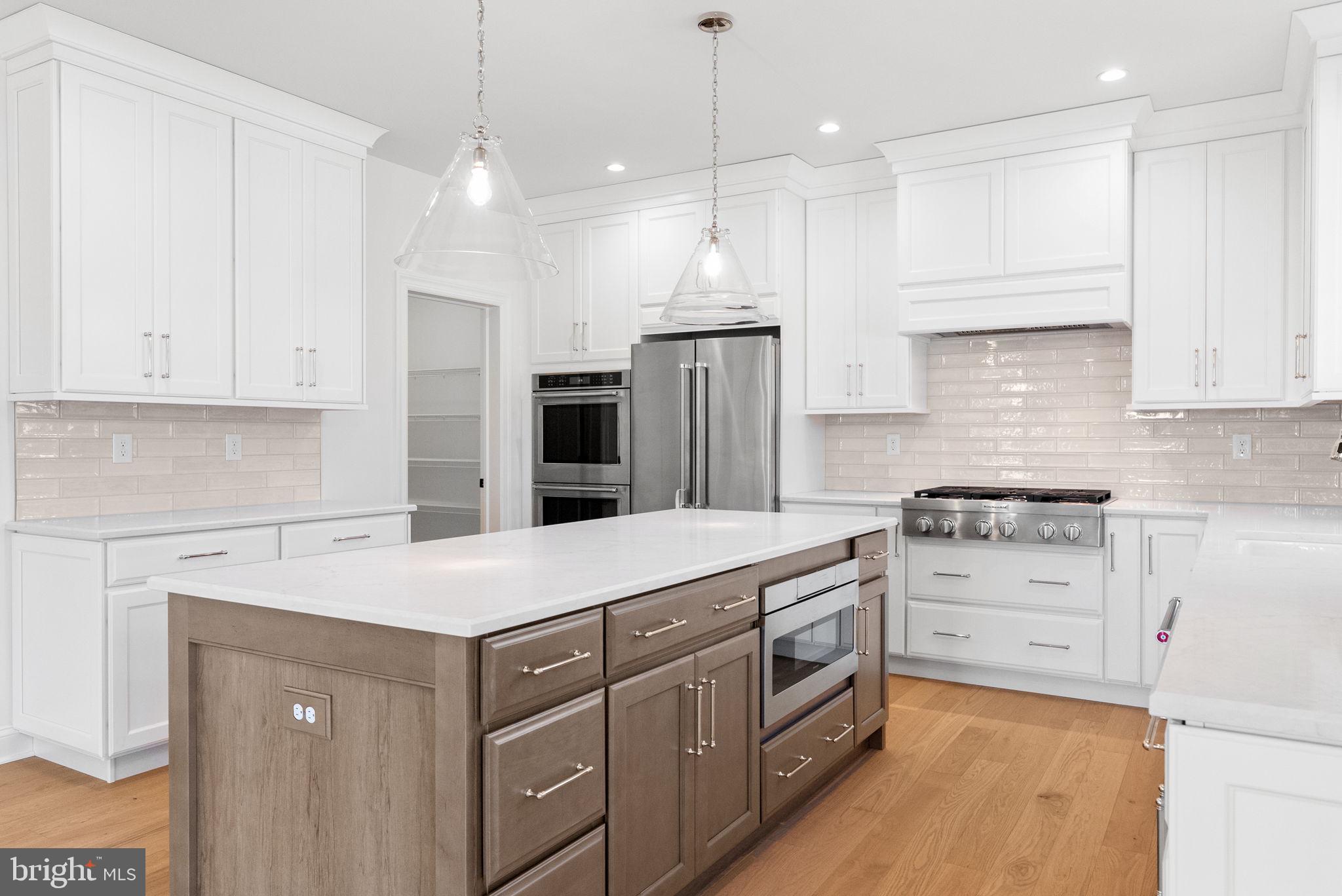 ESTATES AT STONECLIFF - Residential