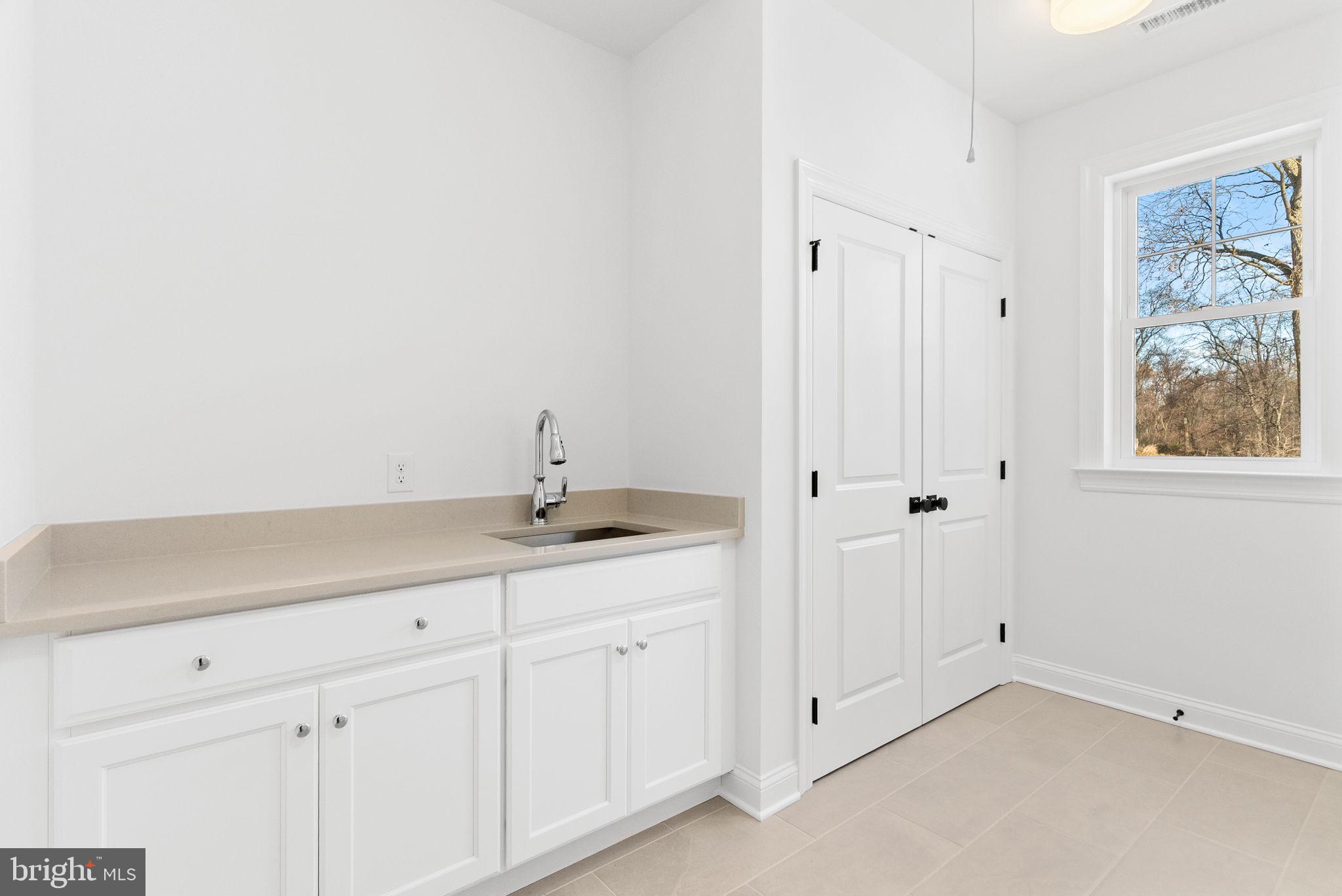 ESTATES AT STONECLIFF - Residential