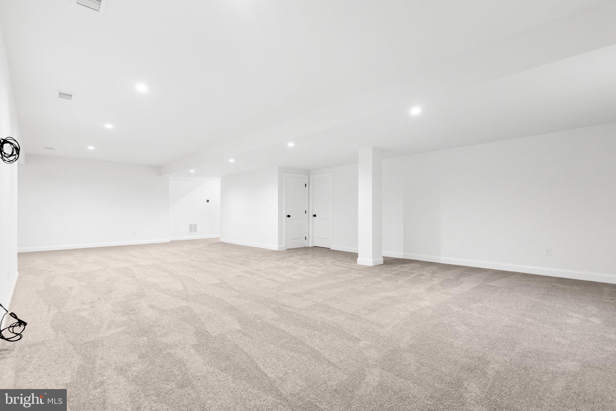 ESTATES AT STONECLIFF - Residential