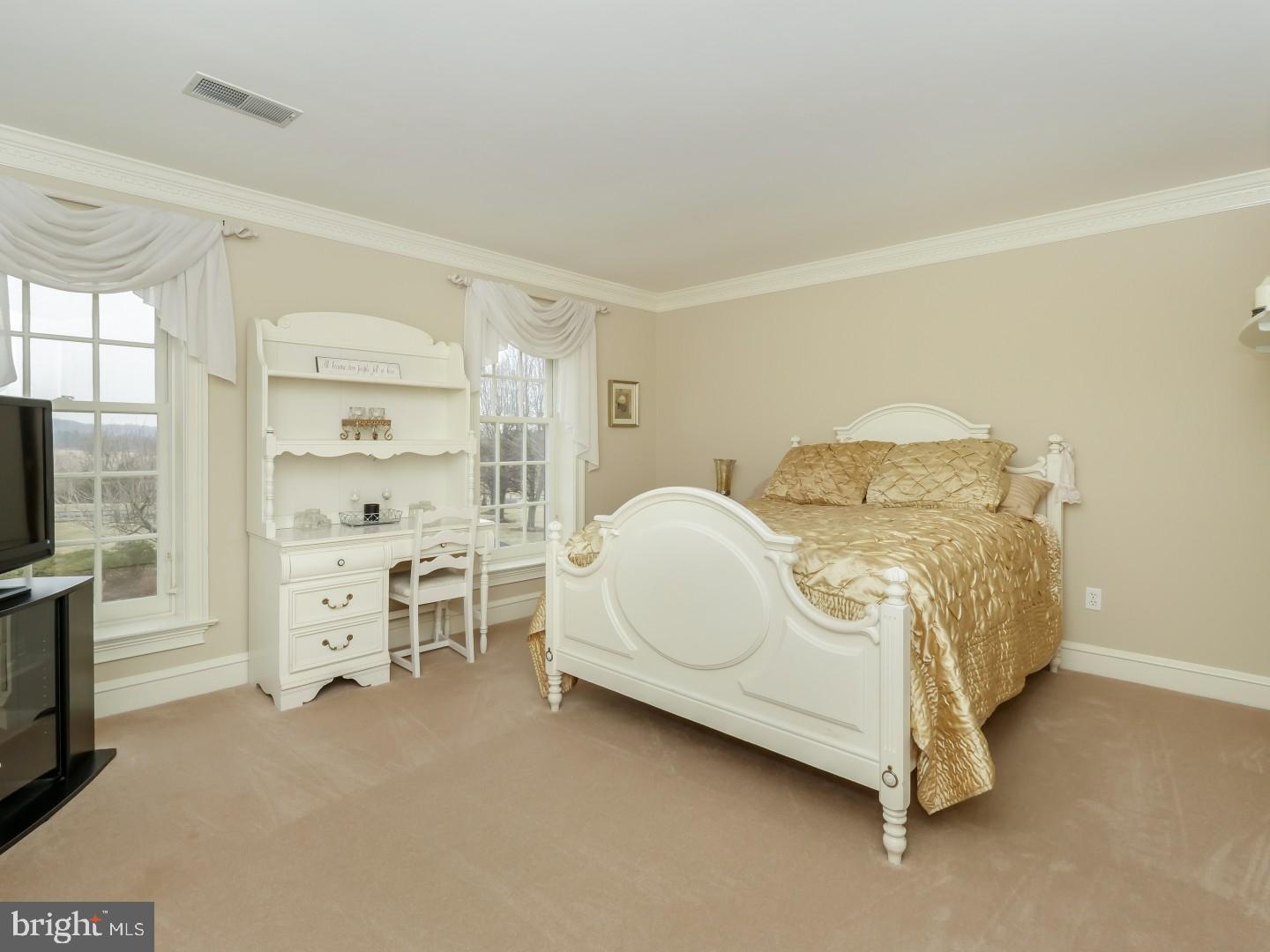 TOWER HILL - Residential