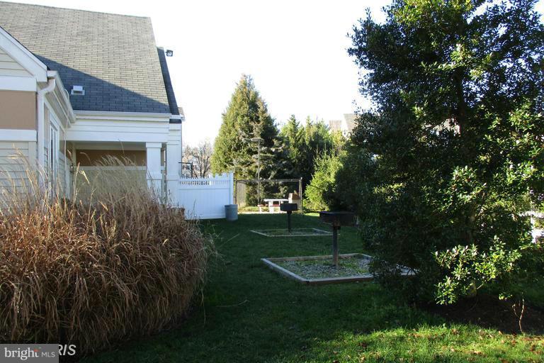 HIGHLAND AT GUNSTON CORNER - Residential Lease