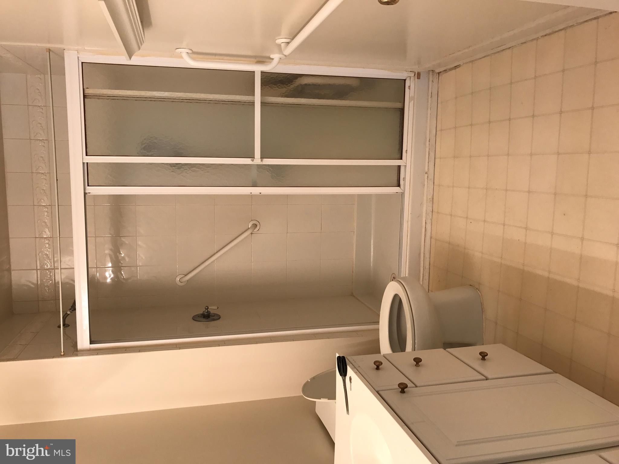 HIGHLAND AT GUNSTON CORNER - Residential Lease