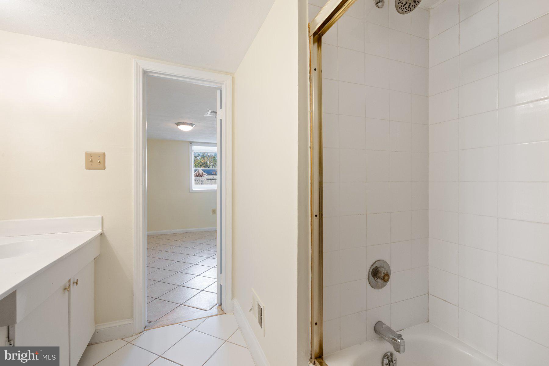 WOODLAWN - Residential