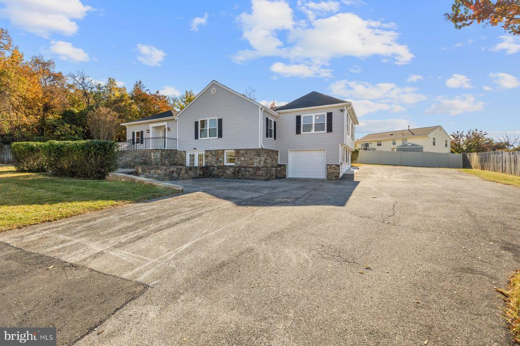 Photo of 7005 Beacon Light Road, RIVERDALE, MD 20737 (MLS # MDPG2181650)