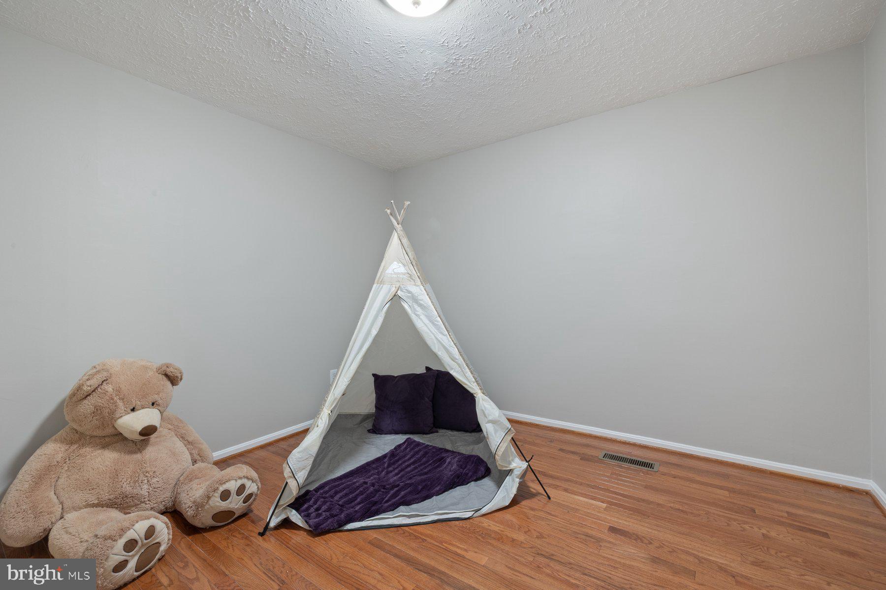 WOODLAWN - Residential