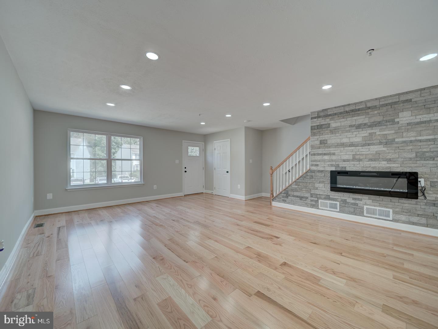 51 HICKORY DRIVE NE 51