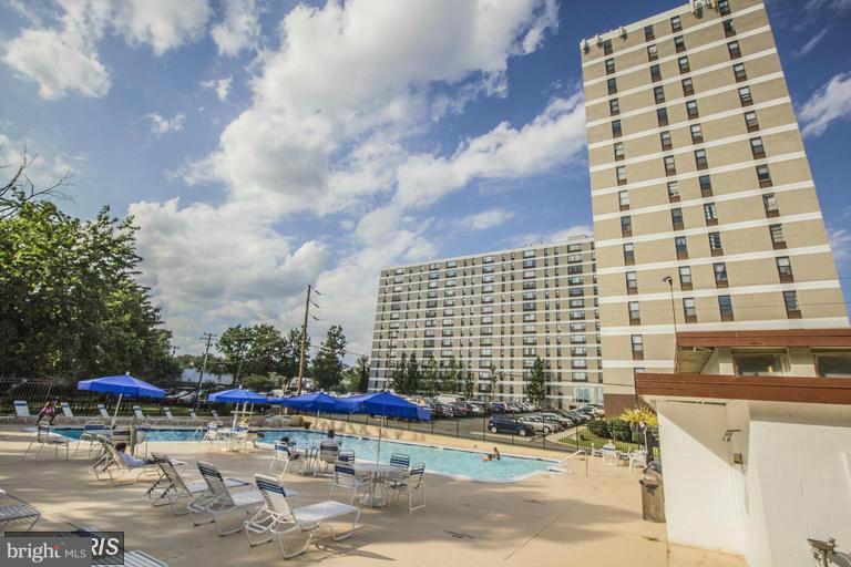 FORTY SIX HUNDRED - Residential