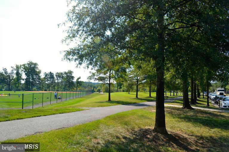 FORTY SIX HUNDRED - Residential