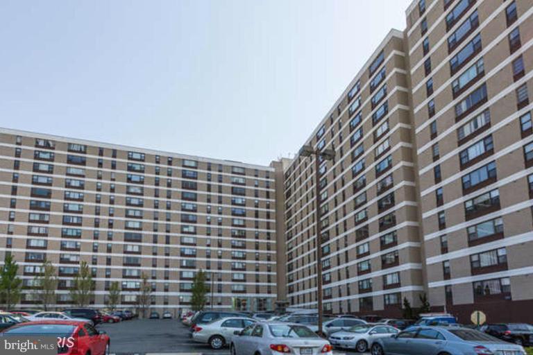 FORTY SIX HUNDRED - Residential