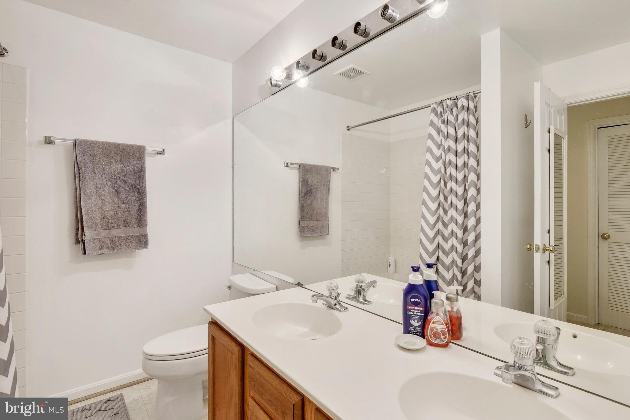 GUNSTON CORNER - Residential