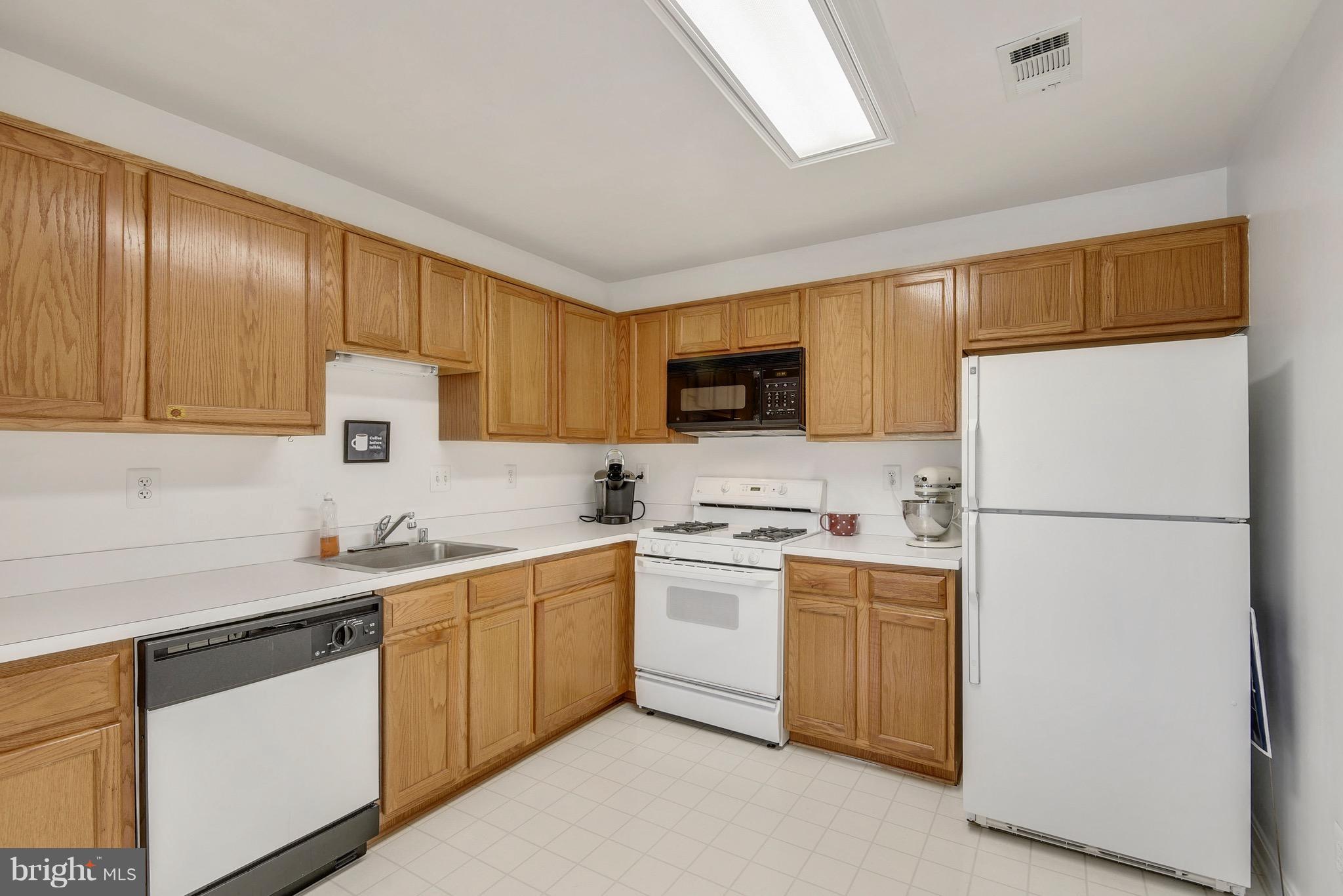 GUNSTON CORNER - Residential