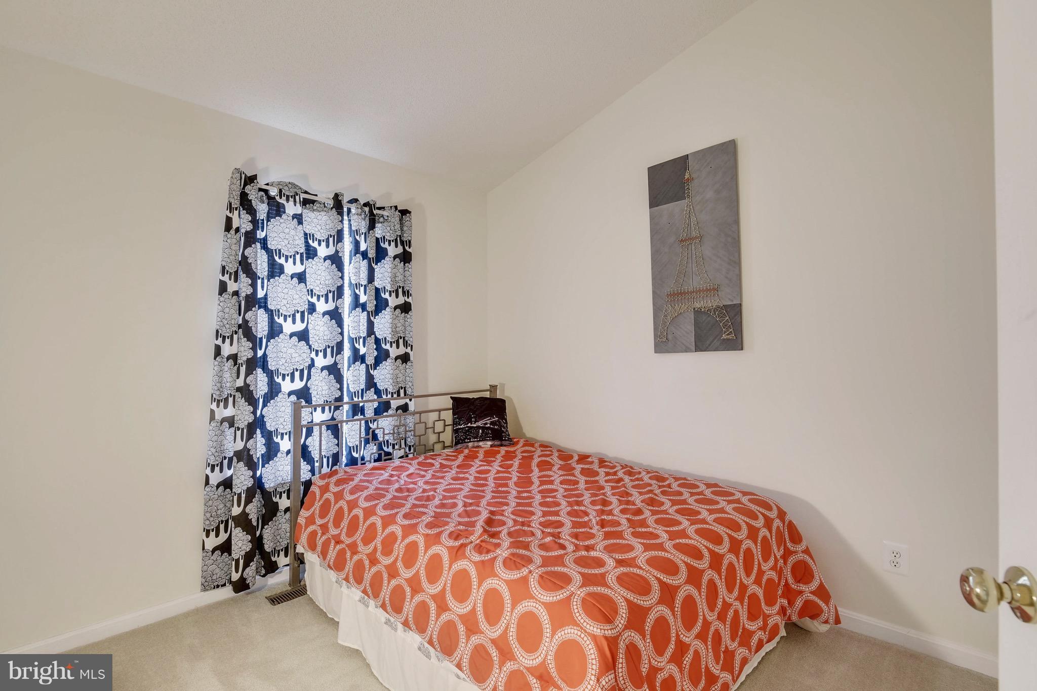 GUNSTON CORNER - Residential