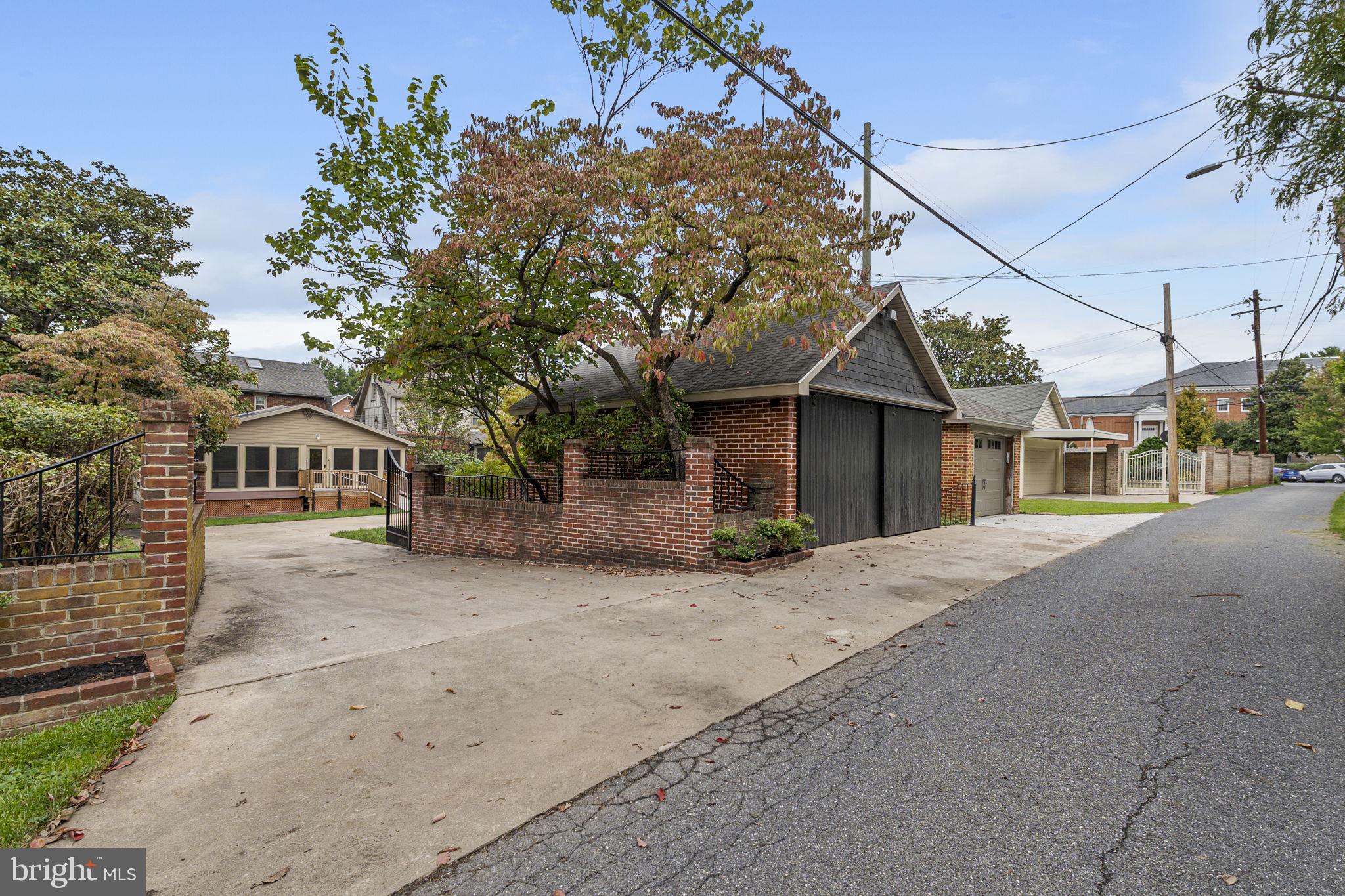 BAKER PARK - Residential