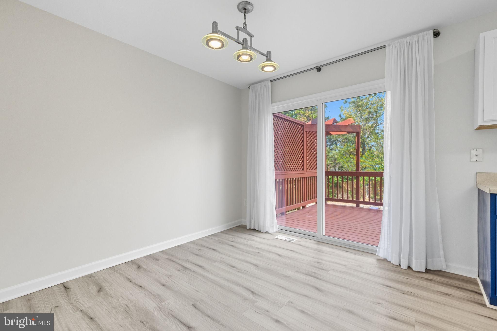 ASHBURN MANOR - Residential Lease