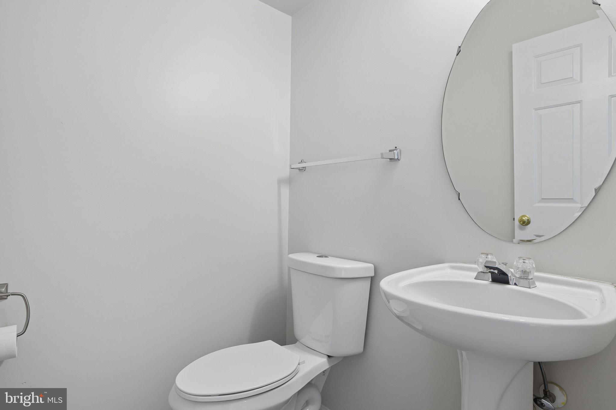 ASHBURN MANOR - Residential Lease