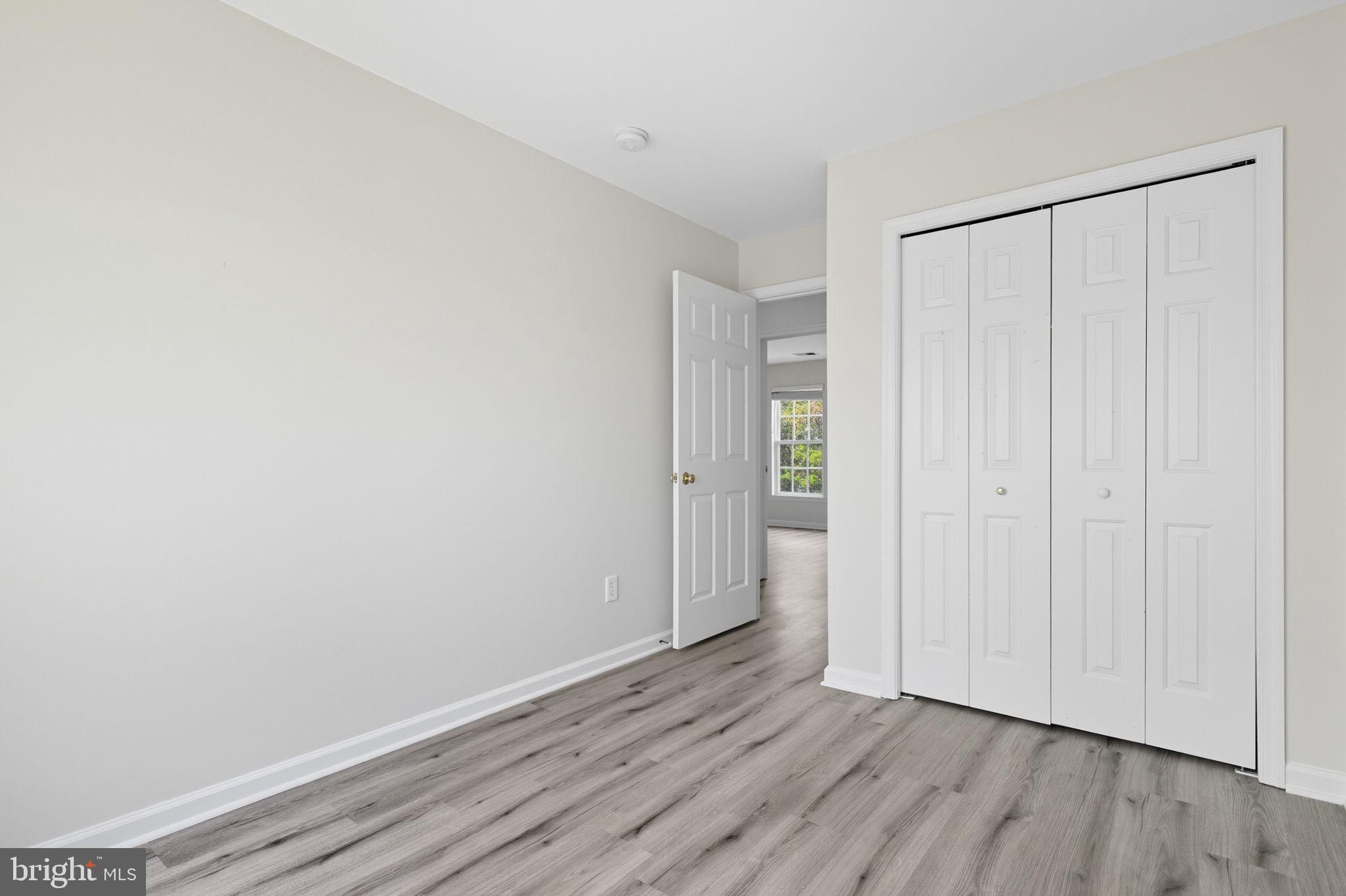 ASHBURN MANOR - Residential Lease