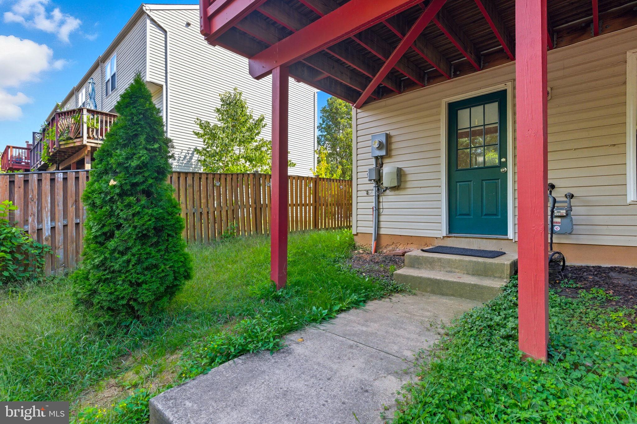 ASHBURN MANOR - Residential Lease