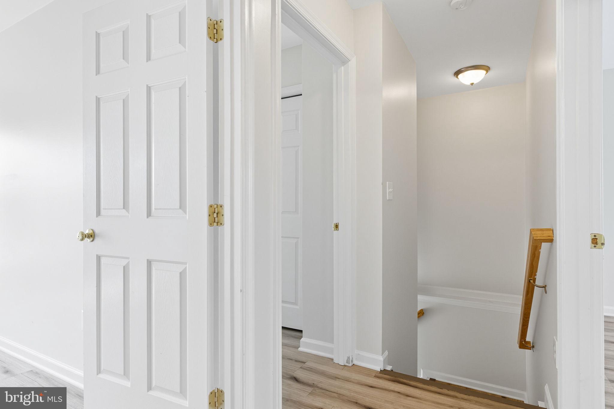 ASHBURN MANOR - Residential Lease