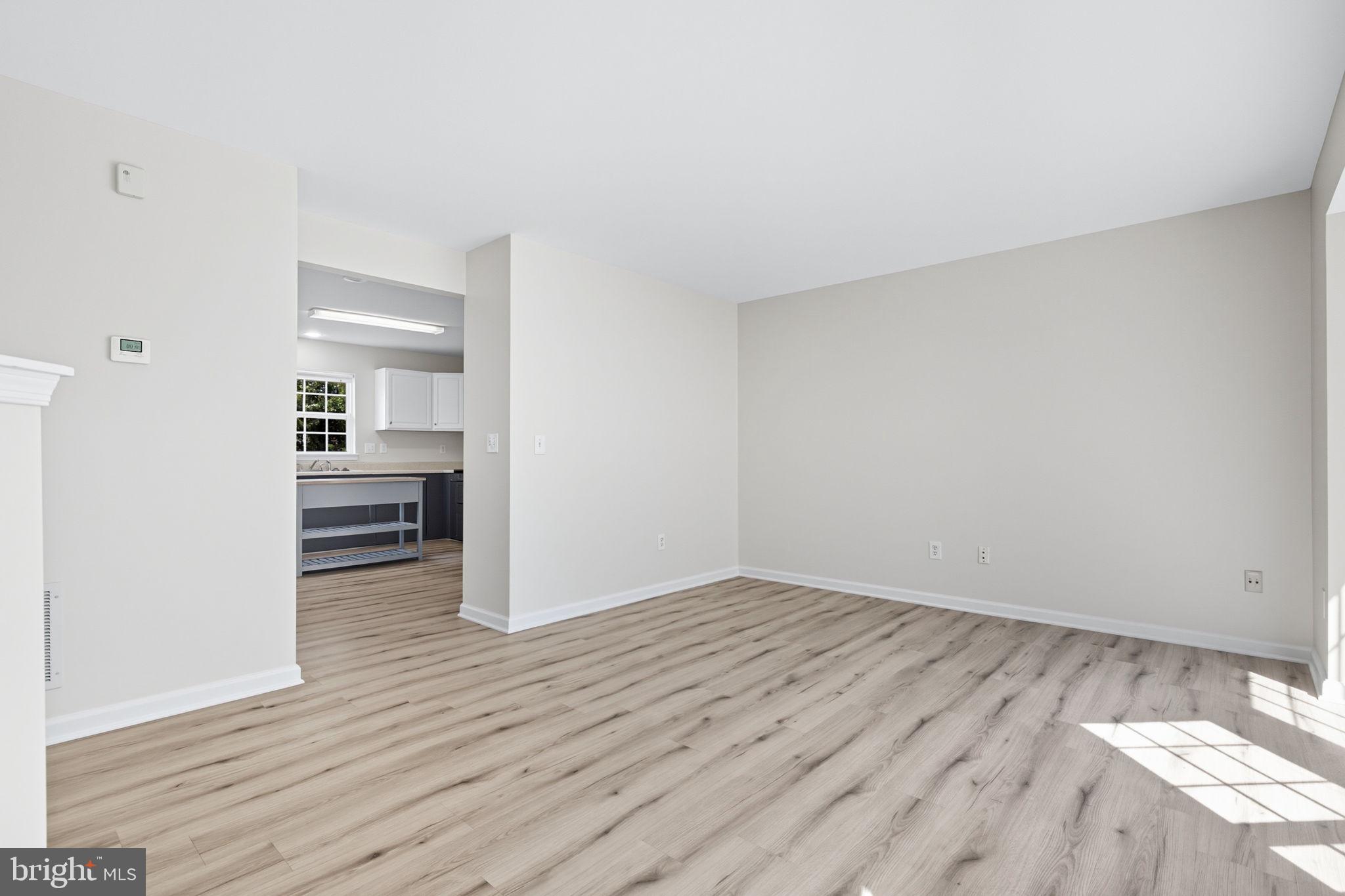 ASHBURN MANOR - Residential Lease