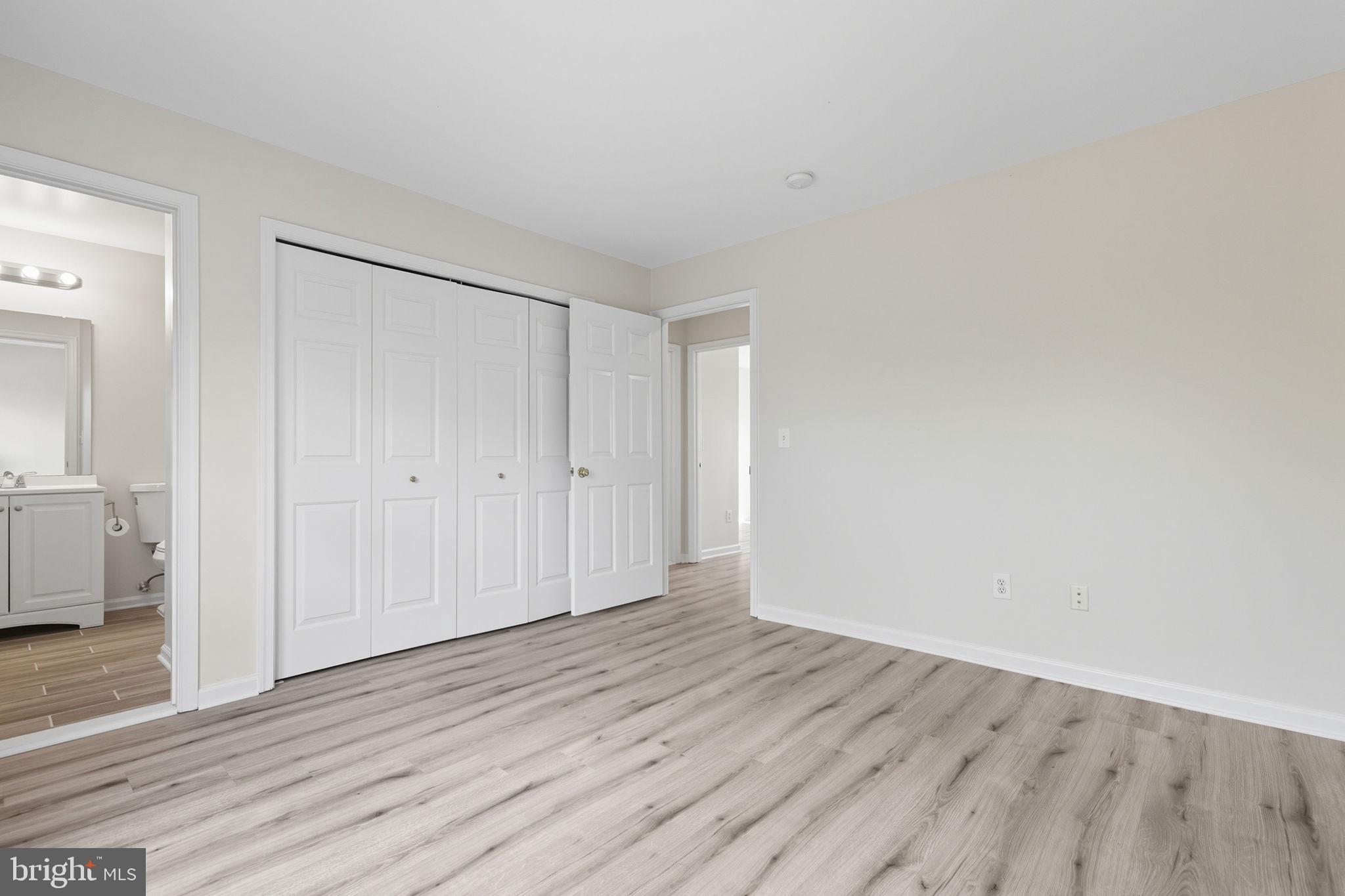 ASHBURN MANOR - Residential Lease