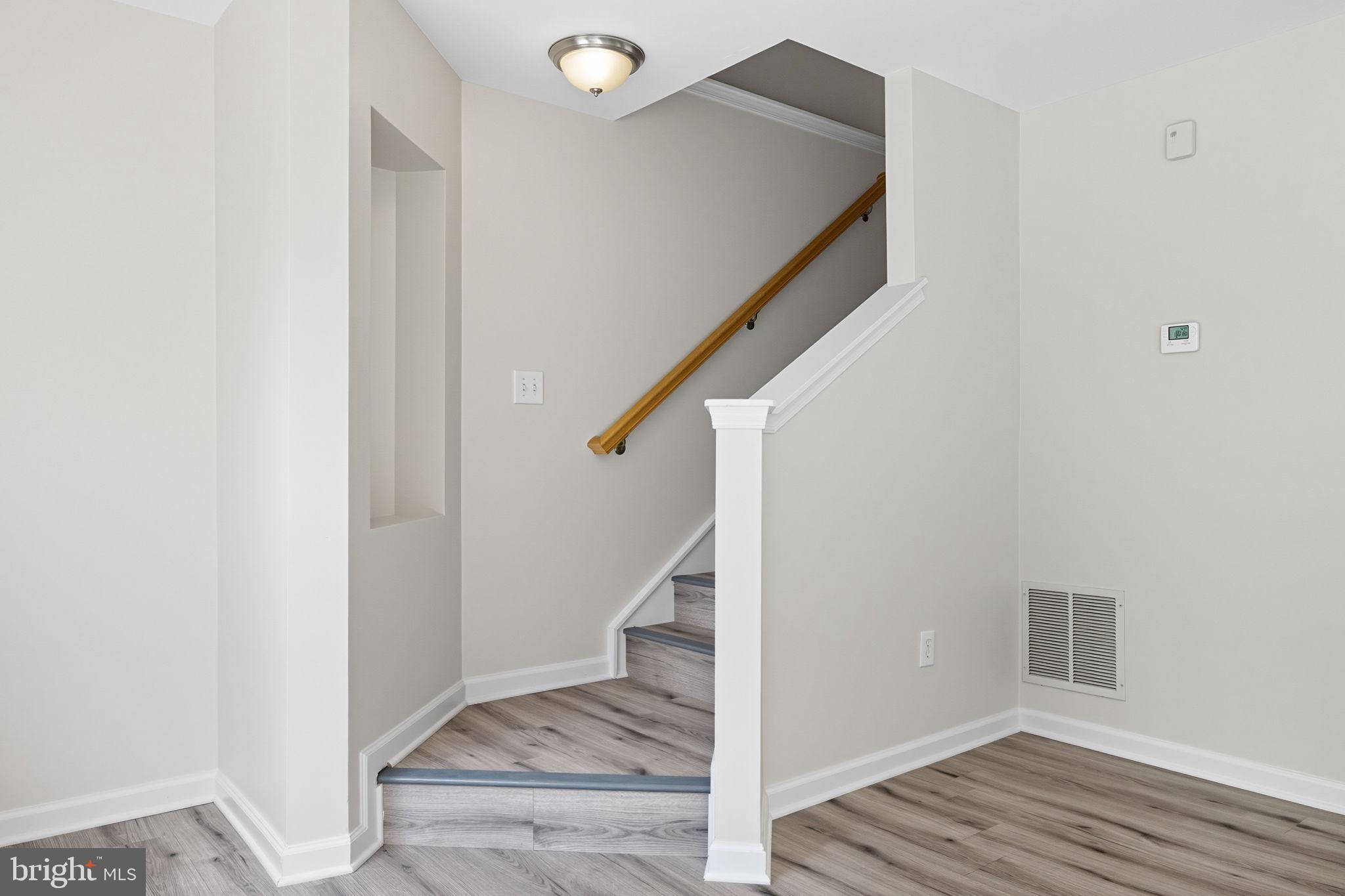 ASHBURN MANOR - Residential Lease