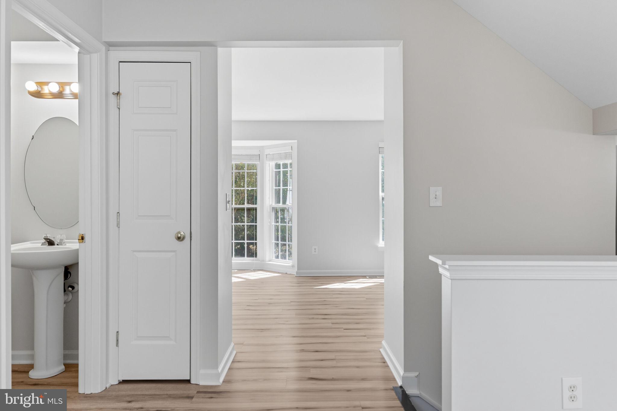 ASHBURN MANOR - Residential Lease