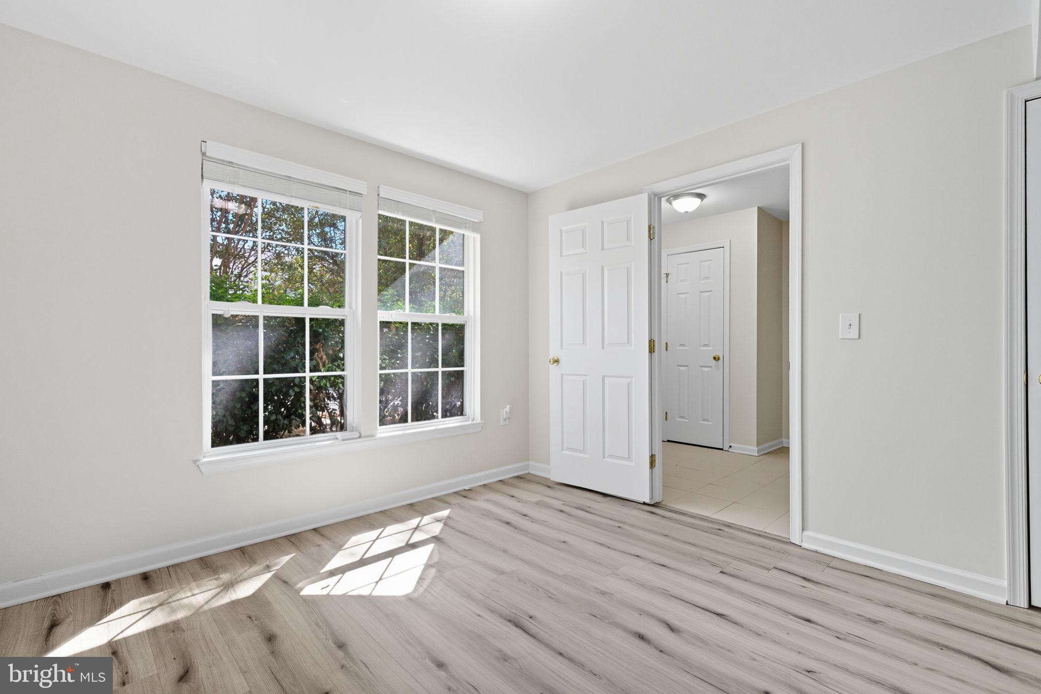 ASHBURN MANOR - Residential Lease