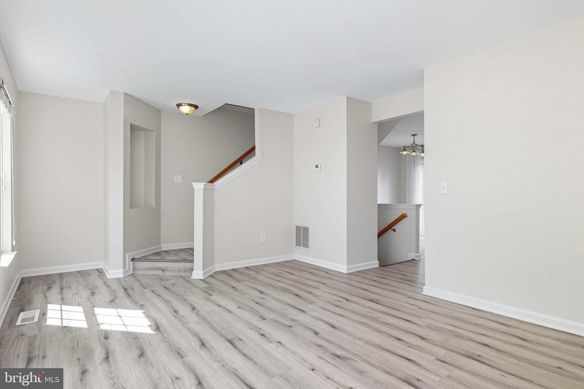 ASHBURN MANOR - Residential Lease