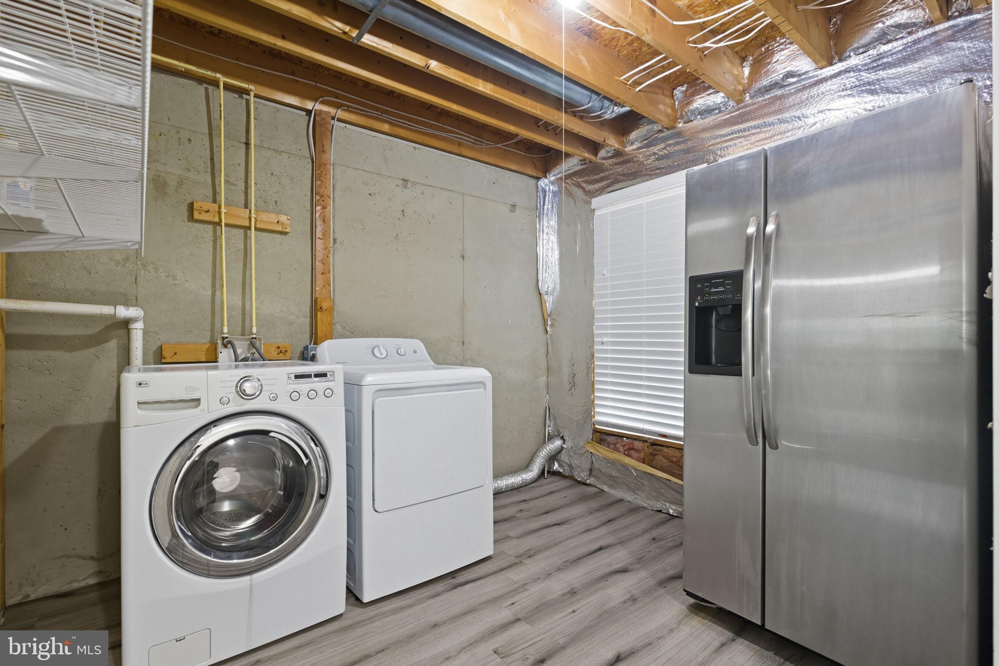 ASHBURN MANOR - Residential Lease