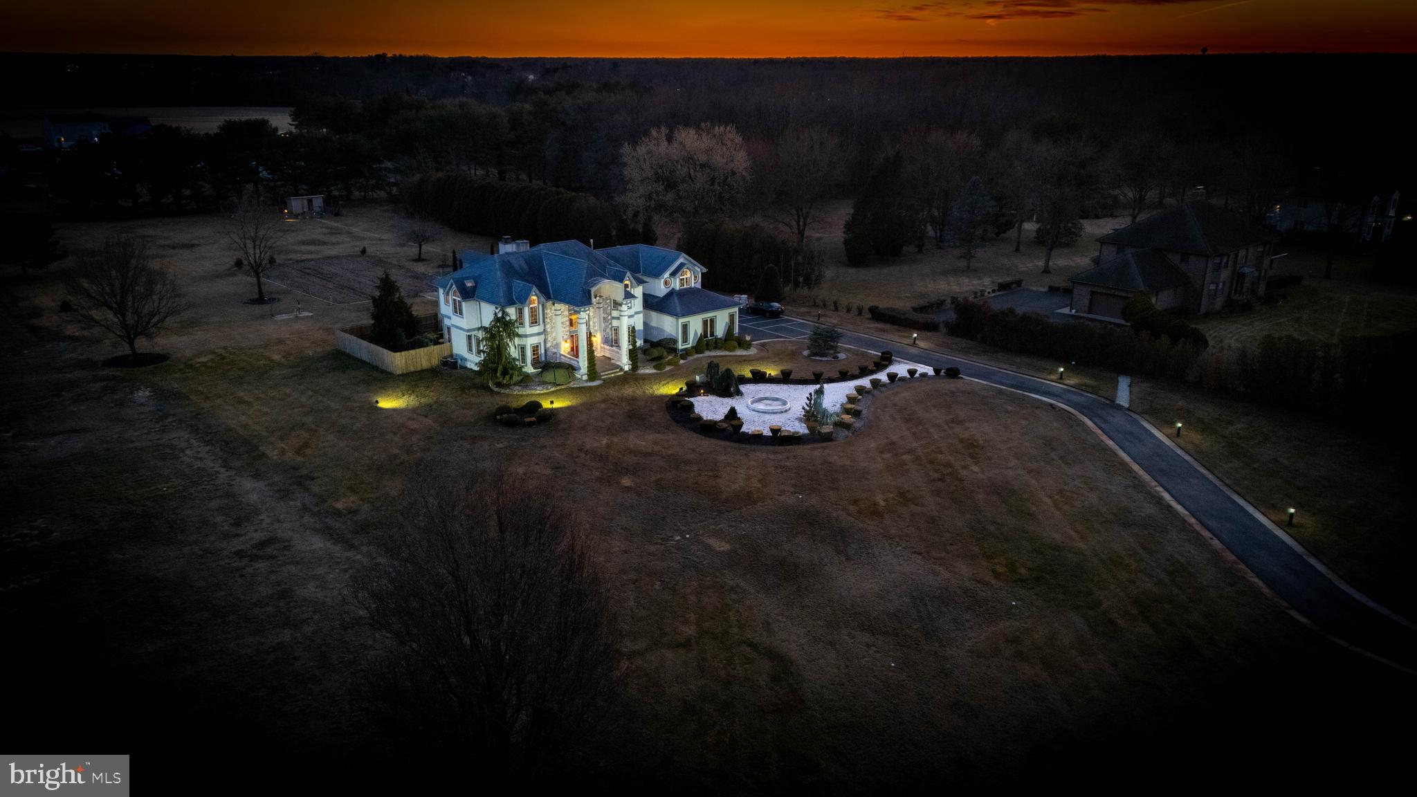 4491 E CHESTNUT AVENUE